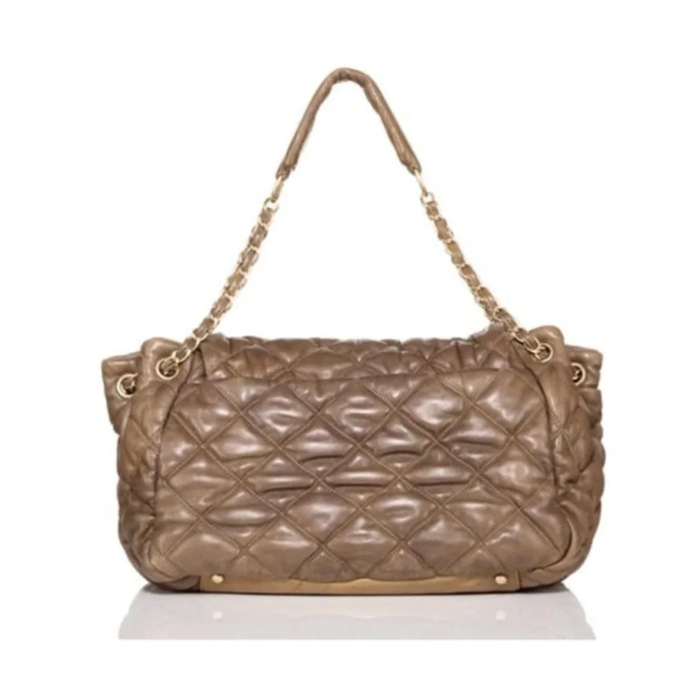 Auth Chanel Diamond Quilt Lambskin Leather Bag - Picture 3 of 9